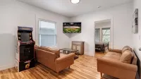 Explore Niagara Falls from This 12-Bedroom Home - 4-Star