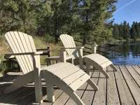 Blinn's Landing: Historic Riverfront Log Cabin, Dock & Mountain Views. Dogs OK! - Hytter