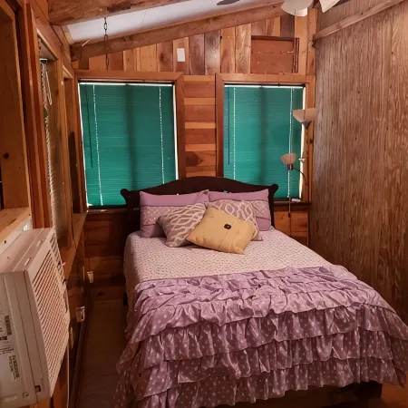 Cozy waterfront cabin on 20 acres