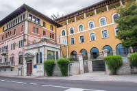 Garda Family House