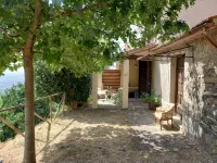 Beautiful semi-detached house, view over the coast. Air conditioning,Wi-Fi - 廚房