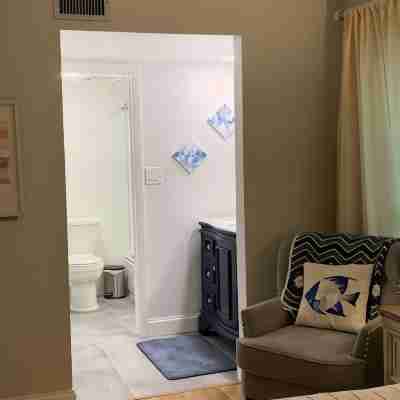Newly Renovated kitchen, guest and master bathrooms Rooms