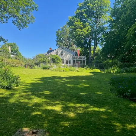 Kilburn Manor 1820 Historical house