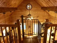 Cabin In the Trees In historic Jim Thorpe, on the side of Flagstaff Mountain - 3-Star