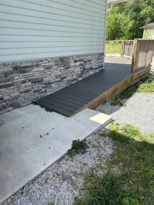 Trailer and pet-friendly! Hot tub! Minutes to Windrock and Frozen Head!