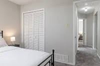 Private Backyard + Deck - Near DFW + Toyota Music - Homestays