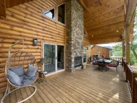 Luxury cabin with a million dollar view and hot tub - Chalets