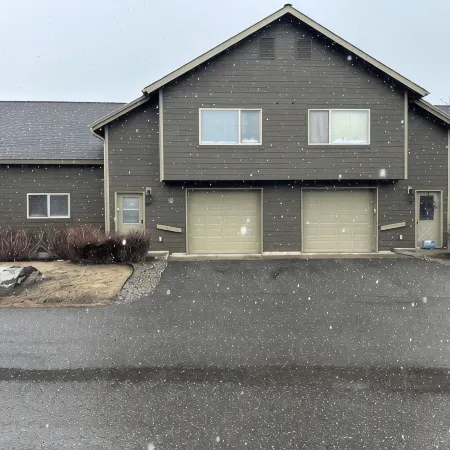 Chalet w garage