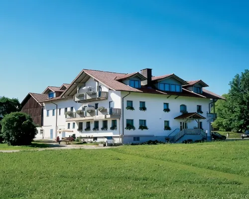 Ruhig Gelegene Fewo 03 - Rustikal und Modern Eingerichtet in Waldnähe アクスラッハのホテル