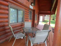 Lake Winnebago waterfront 3 bedroom Log home on a private lot with a great view! - Wifi