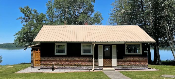 Relax in Aroostook County at this little piece of heaven right on the lake! Hotéis em Aroostook County