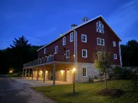 Annabel Lee Barn ~ A Getaway of Warmth & Charm!