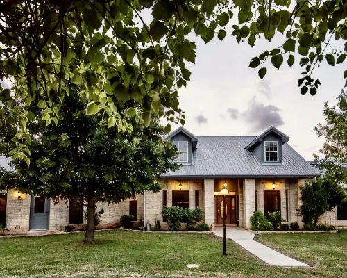 5 bedroom house w/pool -- private ranch just 1 hr from Waco ハミルトンのホテル