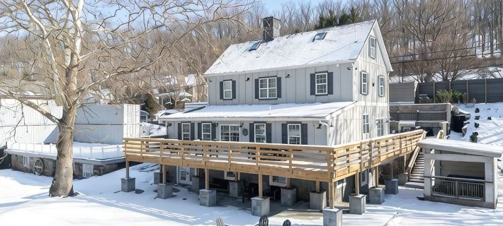 Spacious Historic Home with Hot Tub, Sauna, Grill Ξενοδοχεία στην πόλη Bucks County