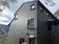 Penthouse two level Apartment with Mountain Views Hotels in Thredbo