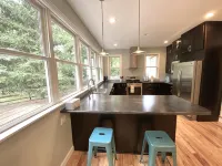 Cheerful Spacious 4 bd Home Walks to Purdue, Sports, and Golf, & Game Arcade! - Wifi