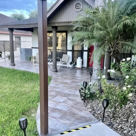 3 Bd/2 Ba open concept home with plenty of parking
