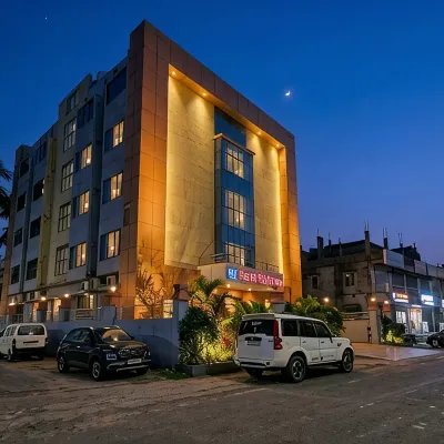 Hotel Rail View Hotels near Rajmahal Square