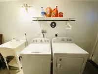 Family-Friendly 2Br with Parking Near NYC + Hospital - Condos