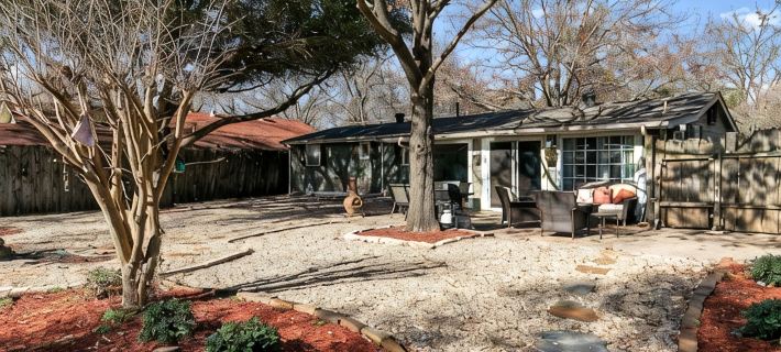 Remodeled Lake Texoma Beach Themed House Walking Distance to Neighborhood Beach Hotele w: Grayson County