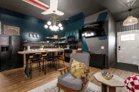 The PanAm Flat - 2bed/2bath next to hospitals & Scott AFB