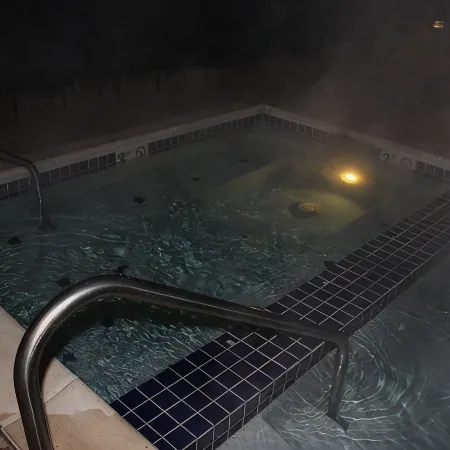 Mountain 4bed 5bath Townhome w Pool, Hot tub, Shuttle, just steps to base.
