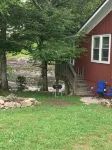 River's Edge Cabin - Swim - Kayak - Fish From Your Backyard !!!!