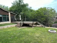 Charming 3-bedroom lake front house in fabulous Granbury with WiFi,  AC, Dock - 3성급