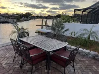 Paradise!Canal-River front heated pool house with Gulf ofMexico access.Remodeled - 3-Star