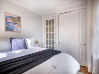 Three Bedroom West Village Townhouse! - Bungalows