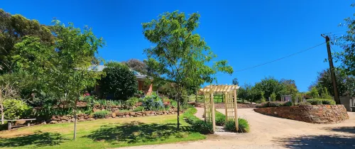 Beautifully renovated country cottage located near Mclaren Vale's best wineries - breakfast