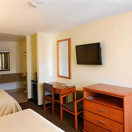 Simply Home Inn & Suites - Riverside