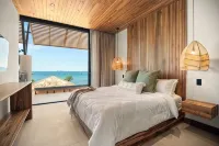 Oceanfront Oasis - 9BR Infinity Pool Villa - Wi-Fi