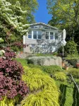 Panoramic Lakeviews & Lush Gardens w/Beach Access - 무료 와이파이