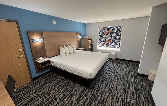 Jacksonville Inn & Suites