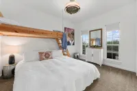 Luxury Lake Travis Retreat with Pool, Hot Tub & Stunning Views - balcony
