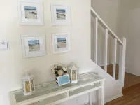Lovely cottage 2 miles from the beach in quiet neighborhood - 2-Star