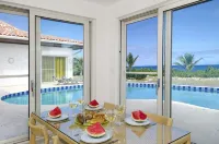 Direct Beachfront 6 BDR/en-suite /maid included. Excellent service. Rare gem (H) - Homestays