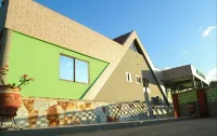Mama Lee's Lodge - Yamoransa - Homestays
