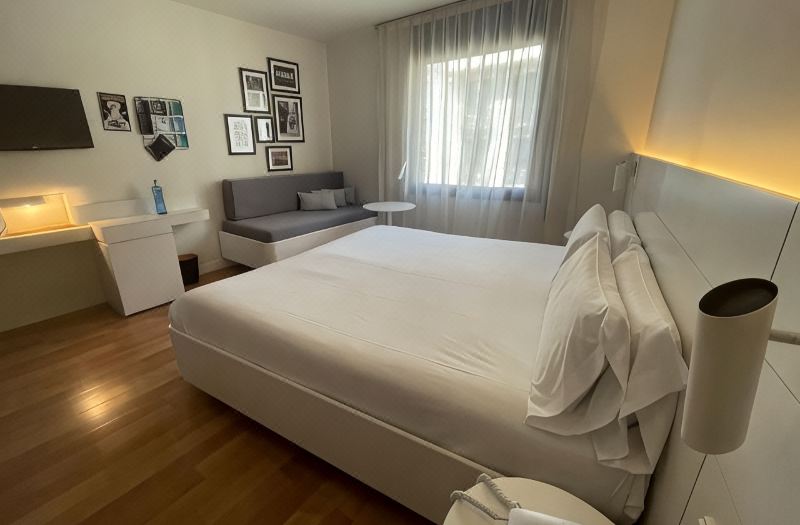 Pol & Grace Hotel
