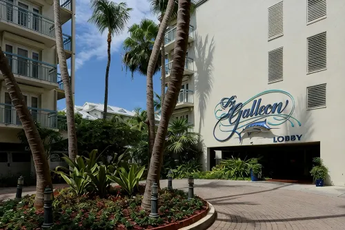 Galleon Resort Efficiency in the old town - Condos