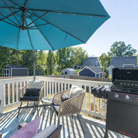 Fam/Biz-Friendly 3BD w/ Fire pit & BBQ - Downtown