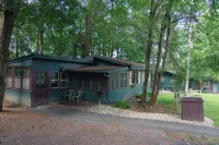 Cottontail Cabin at the Adirondack Lodge =- 5 mins to Lake George Village - Chalets