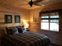 Mountain Cabin! Private Hot Tub! Amazing Views!