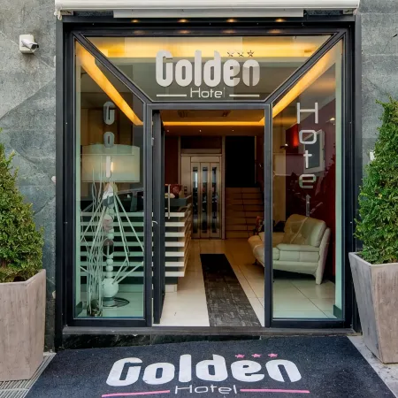 Golden Hotel Отели рядом с достопримечательностью «Крепость Сант-Эльмо»