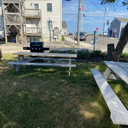 York Beach Ocean View 2-Bedroom Cottage at the Heart of Long Sands Beach