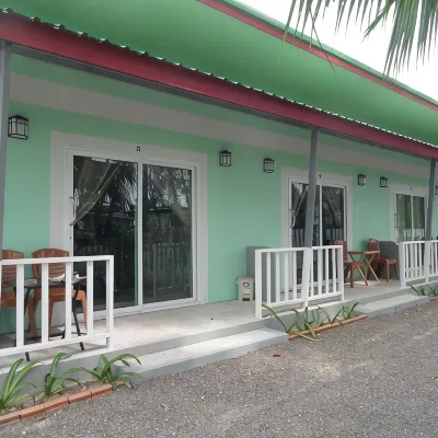 Lanta Triple Novel Hotels near Saladan Pier