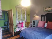 The Green Acorn Guest House - Homestays