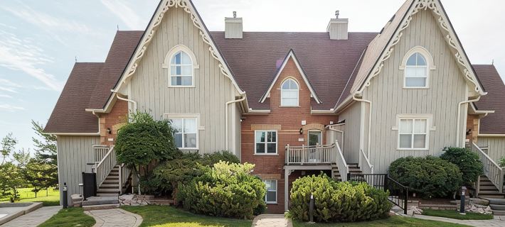 Charming One Bedroom at Snowbridge- Blue Mountain Hotels in Grey County