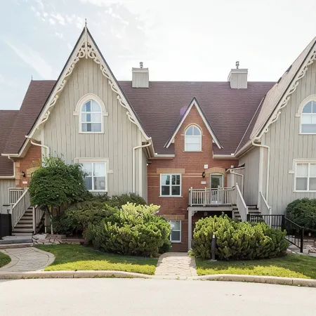 Charming One Bedroom at Snowbridge- Blue Mountain